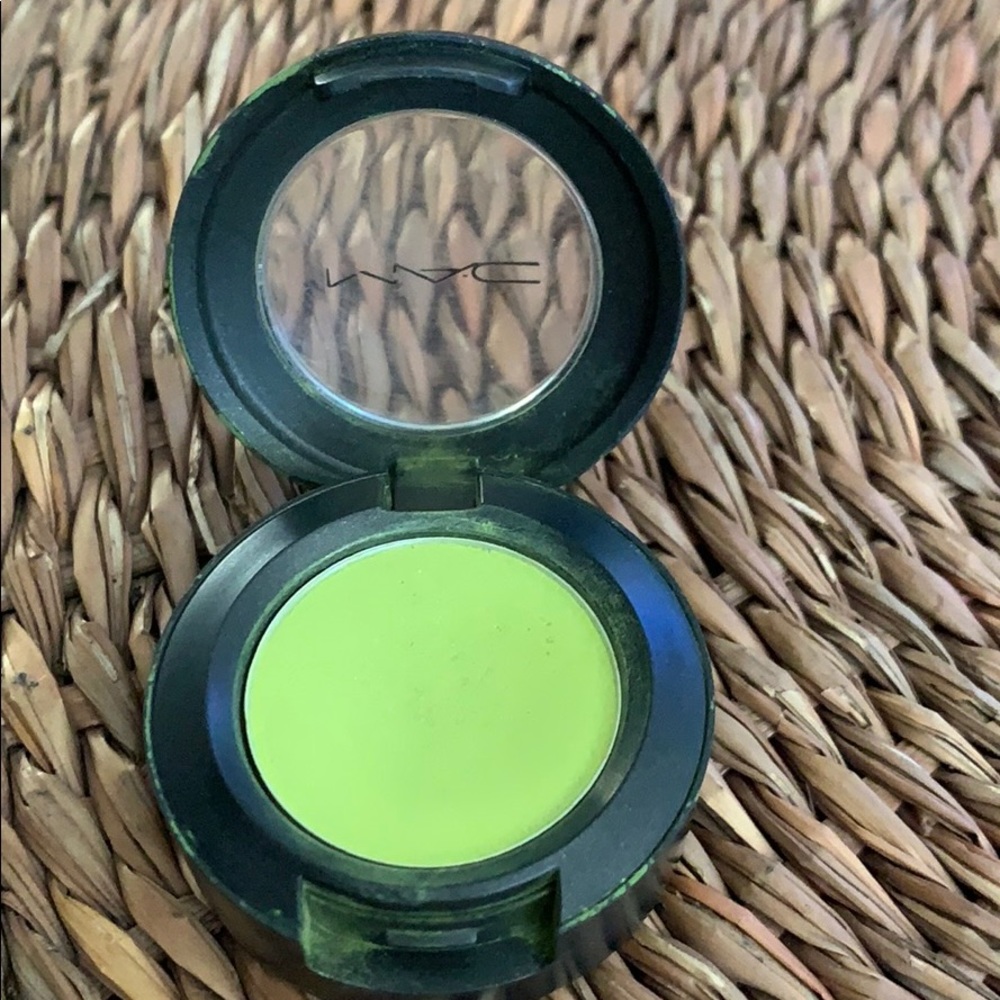 Mac eyeshadow